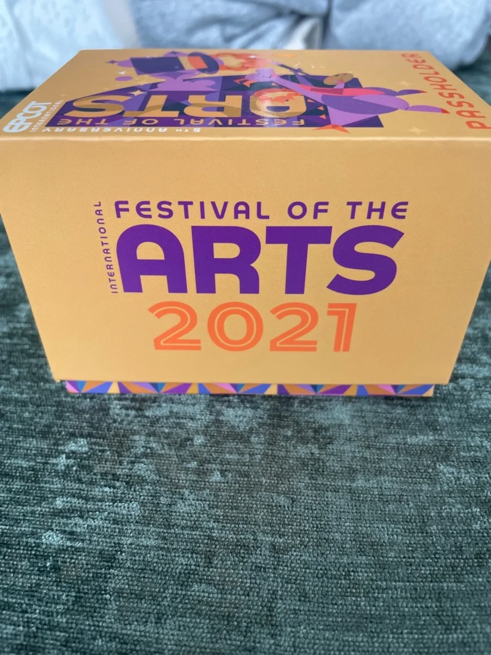 EPCOT Festival of the Arts Passholder Magic Band. - Limited Edition of 2000.